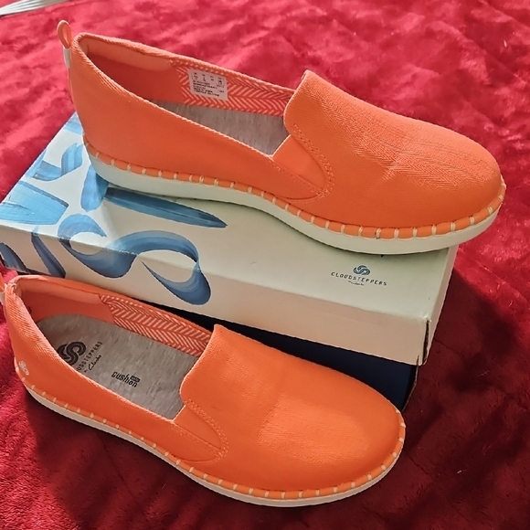Cloudsteppers by Clarks Shoes - Cloudsteppers by Clarks Step Glow Slip Ons in Coral Size 8 W